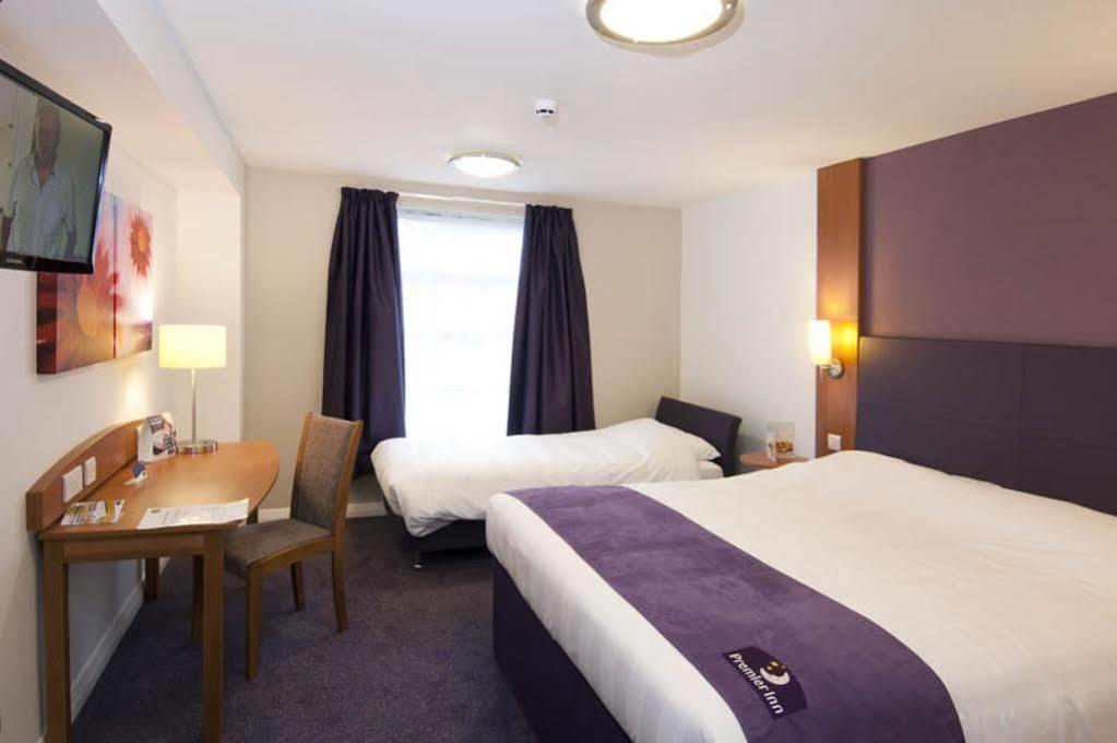 Premier Inn Bicester Exterior foto